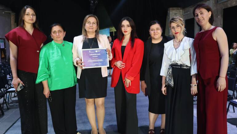 ჩვენმა კოლეჯმა ღირსეულად წარადგინა საკუთარი კოლექცია პროფესიული საგანმანათლებლო დაწესებულებების მოდის კონკურსის ღონისძიებაზე.