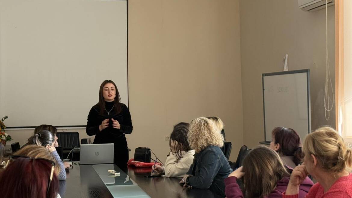 21 ნოემბერს ჩვენმა კოლეჯმა უმასპინძლა საქართველოს სახალხო დამცველის აპარატის რეგიონული დეპარტამენტის მთავარ სპეციალისტს, თამთა ალანიას.