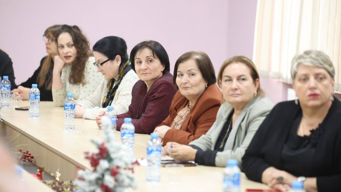 საქართველოს განათლების, მეცნიერებისა და ახალგაზრდობის მინისტრის გივი მიქანაძის ხელმძღვანელობით, კახეთის რეგიონში კოლეჯში „პრესტიჟი”, სახელმწიფო პროფესიული საგანმანათლებლო დაწესებულებების დირექტორთა საბჭოს სხდომა გაიმართა.